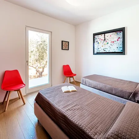 Ecovilla Terra Di Luce 8, Emma Villa *